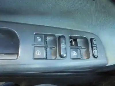 Veículo de Sucata skoda octavia berlina (1u2) ambiente do ano 2002 alimentado avu