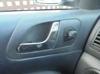 Veículo de Sucata skoda octavia berlina (1u2) ambiente do ano 2002 alimentado avu