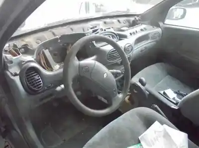Veículo de Sucata renault megane i berlina hatchback (ba0) 1.6e alize do ano 1997 alimentado k7m