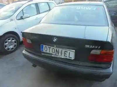 Здавання транспортного засобу bmw serie 3 berlina (e36) * року 1999 потужний 164e2