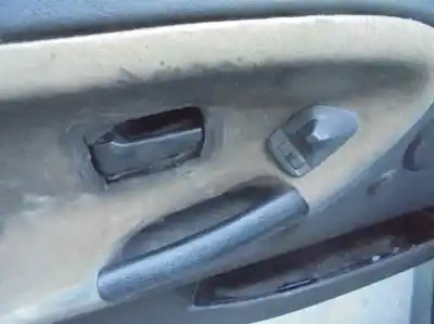 Здавання транспортного засобу bmw serie 3 berlina (e36) * року 1999 потужний 164e2