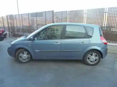 Sloopvoertuig renault scenic ii confort dynamique van het jaar 2004 aangedreven f9q d8
