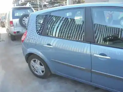 Sloopvoertuig renault scenic ii confort dynamique van het jaar 2004 aangedreven f9q d8