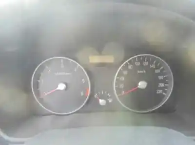 Sloopvoertuig hyundai accent (mc) gl van het jaar 2006 aangedreven d4fa