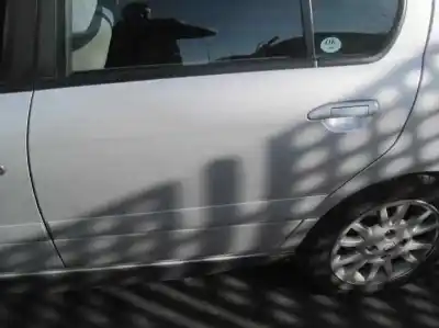 Здавання транспортного засобу nissan primera berlina (p11) básico року 2000 потужний cd20