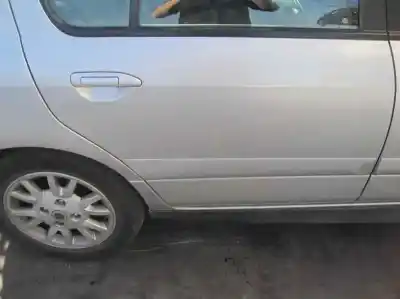 Здавання транспортного засобу nissan primera berlina (p11) básico року 2000 потужний cd20