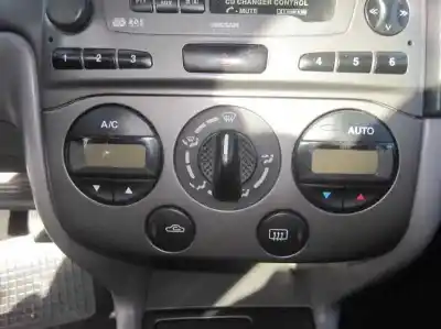 Здавання транспортного засобу nissan primera berlina (p11) básico року 2000 потужний cd20