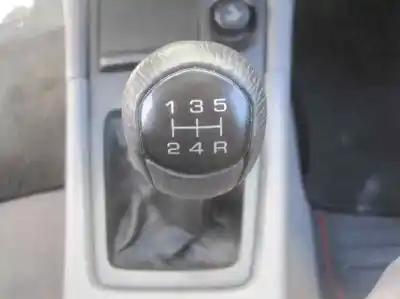 Здавання транспортного засобу nissan primera berlina (p11) básico року 2000 потужний cd20