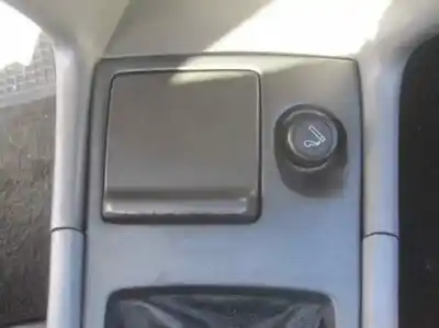 Здавання транспортного засобу nissan primera berlina (p11) básico року 2000 потужний cd20
