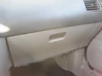 Здавання транспортного засобу nissan primera berlina (p11) básico року 2000 потужний cd20