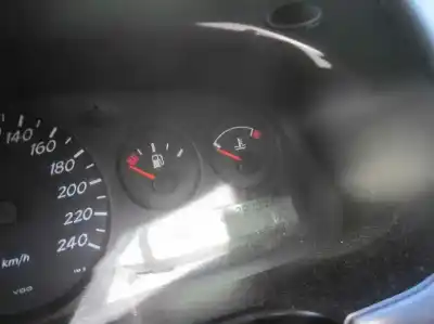 Здавання транспортного засобу nissan primera berlina (p11) básico року 2000 потужний cd20