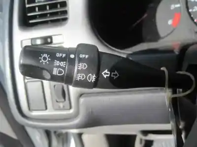 Здавання транспортного засобу nissan primera berlina (p11) básico року 2000 потужний cd20