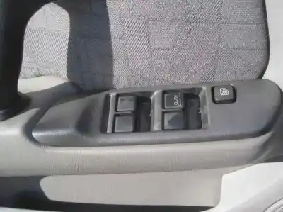 Здавання транспортного засобу nissan primera berlina (p11) básico року 2000 потужний cd20