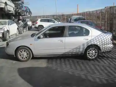 Здавання транспортного засобу nissan primera berlina (p11) básico року 2000 потужний cd20