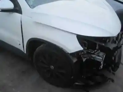 Vehicul casat volkswagen tiguan (5n2) advance bluemotion al anului 2015 alimentat cuv