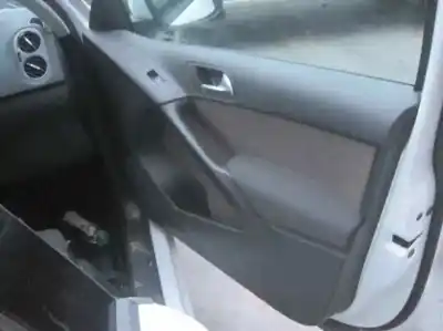 Vehicul casat volkswagen tiguan (5n2) advance bluemotion al anului 2015 alimentat cuv