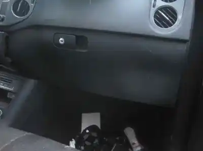 Vehicul casat volkswagen tiguan (5n2) advance bluemotion al anului 2015 alimentat cuv