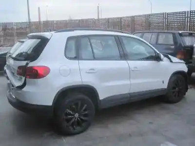 Vehicul casat volkswagen tiguan (5n2) advance bluemotion al anului 2015 alimentat cuv
