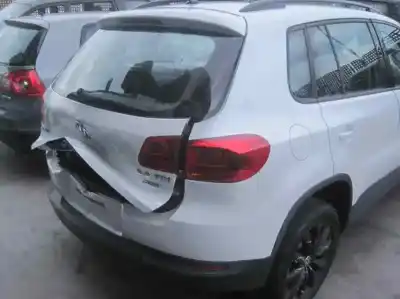 Vehicul casat volkswagen tiguan (5n2) advance bluemotion al anului 2015 alimentat cuv