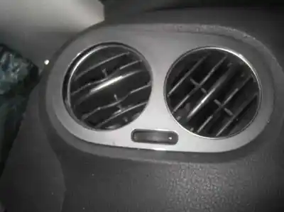 Vehicul casat volkswagen tiguan (5n2) advance bluemotion al anului 2015 alimentat cuv