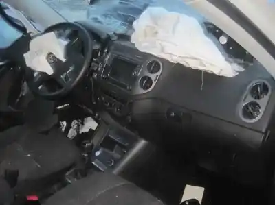 Vehicul casat volkswagen tiguan (5n2) advance bluemotion al anului 2015 alimentat cuv