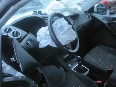 Vehicul casat volkswagen tiguan (5n2) advance bluemotion al anului 2015 alimentat cuv