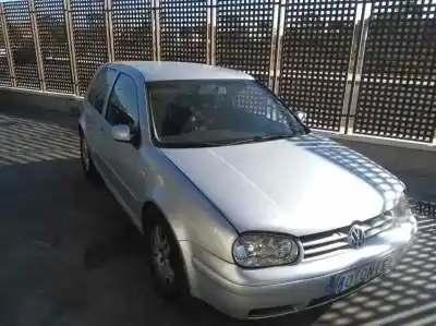 Здавання транспортного засобу volkswagen golf iv berlina (1j1) highline року 2001 потужний ajm