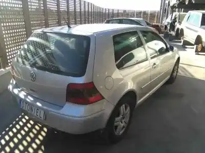 Здавання транспортного засобу volkswagen golf iv berlina (1j1) highline року 2001 потужний ajm
