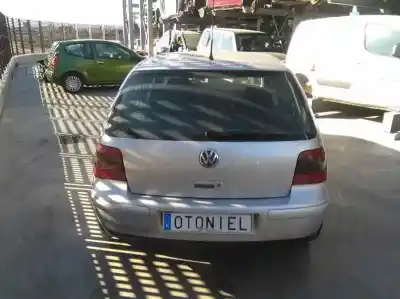 Здавання транспортного засобу volkswagen golf iv berlina (1j1) highline року 2001 потужний ajm