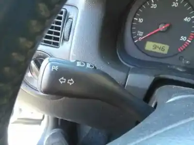Здавання транспортного засобу volkswagen golf iv berlina (1j1) highline року 2001 потужний ajm