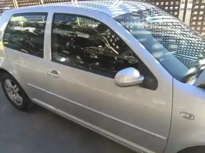 Здавання транспортного засобу volkswagen golf iv berlina (1j1) highline року 2001 потужний ajm