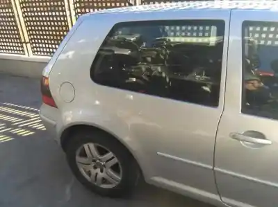Здавання транспортного засобу volkswagen golf iv berlina (1j1) highline року 2001 потужний ajm