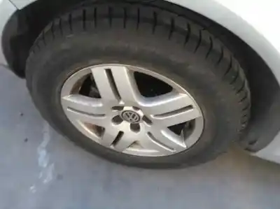 Здавання транспортного засобу volkswagen golf iv berlina (1j1) highline року 2001 потужний ajm