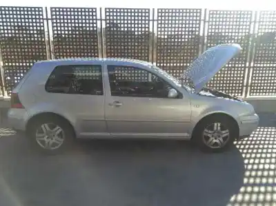 Здавання транспортного засобу volkswagen golf iv berlina (1j1) highline року 2001 потужний ajm
