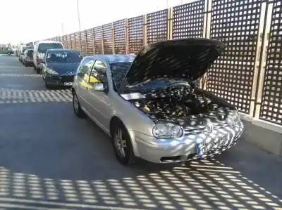 Здавання транспортного засобу volkswagen golf iv berlina (1j1) highline року 2001 потужний ajm