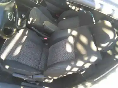 Здавання транспортного засобу volkswagen golf iv berlina (1j1) highline року 2001 потужний ajm