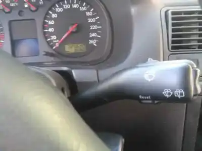 Здавання транспортного засобу volkswagen golf iv berlina (1j1) highline року 2001 потужний ajm