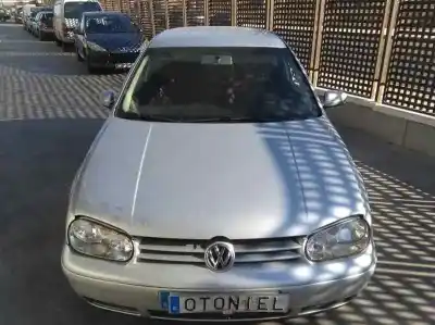 Здавання транспортного засобу volkswagen golf iv berlina (1j1) highline року 2001 потужний ajm