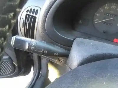 Veículo de Sucata citroen saxo 1.5 diesel do ano 1998 alimentado vjz