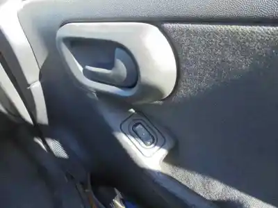 Veicolo di demolizione opel corsa c blue line dell'anno 2003 alimentato z12xe