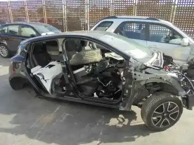Здавання транспортного засобу RENAULT CLIO IV Dynamique року 2016 потужний H4B B4