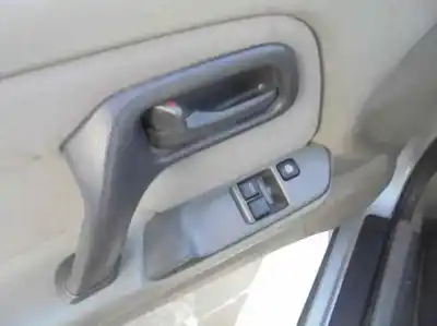 Veículo de Sucata nissan primera berlina (p11) comfort do ano 2000 alimentado qg16