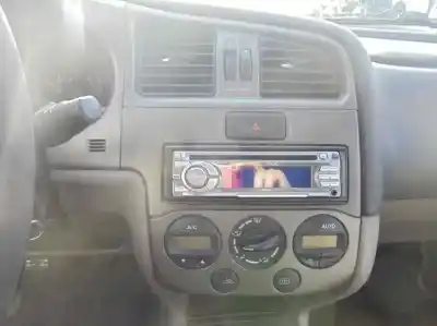 Veículo de Sucata nissan primera berlina (p11) comfort do ano 2000 alimentado qg16
