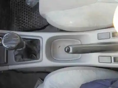 Veículo de Sucata nissan primera berlina (p11) comfort do ano 2000 alimentado qg16