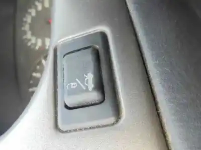 Veículo de Sucata nissan primera berlina (p11) comfort do ano 2000 alimentado qg16