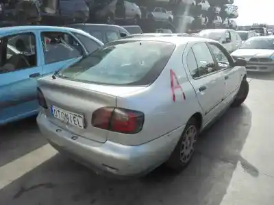 Veículo de Sucata nissan primera berlina (p11) comfort do ano 2000 alimentado qg16