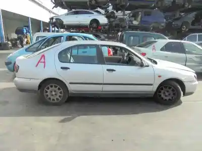 Veículo de Sucata nissan primera berlina (p11) comfort do ano 2000 alimentado qg16