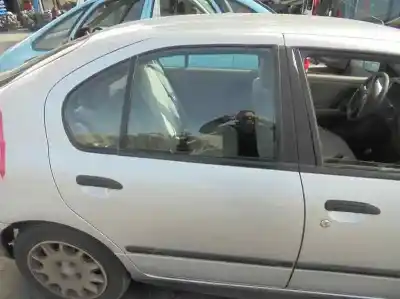 Veículo de Sucata nissan primera berlina (p11) comfort do ano 2000 alimentado qg16