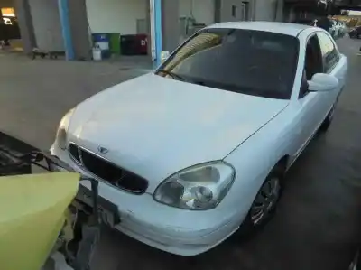 Здавання транспортного засобу daewoo nubira berlina classic se року 2001 потужний a16dms-g