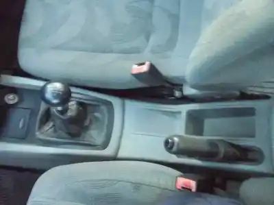 Здавання транспортного засобу daewoo nubira berlina classic se року 2001 потужний a16dms-g
